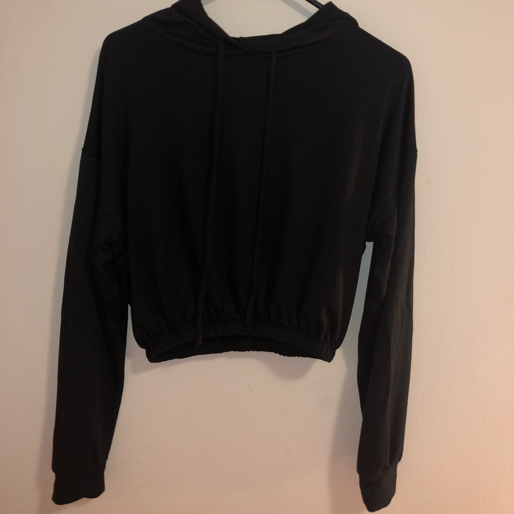 Cali Black Long Sleeve Crop Top Hoodie
